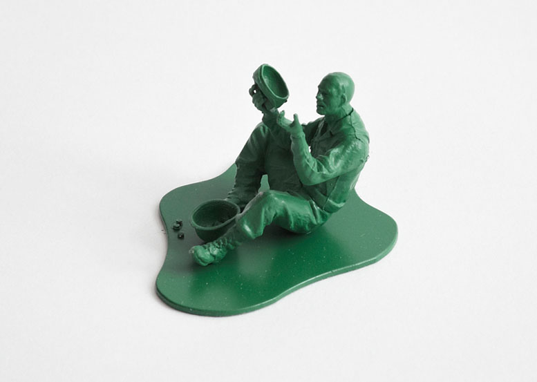 Dorothy-Casualties-War-Toy-Soldiers-04.jpg