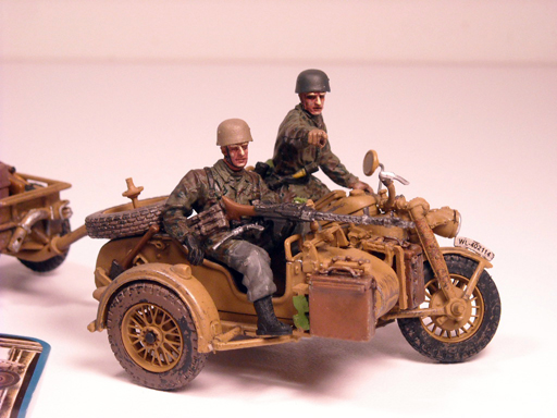 Forces Of Valor German KS 750 Z&#252;ndapp Side Car Fallschirmpanzerdivision Poland`44 #82206_19.jpg